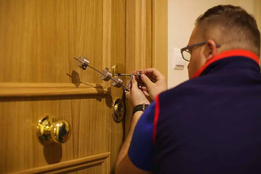 Apertura de puertas en Gracia, Barcelona